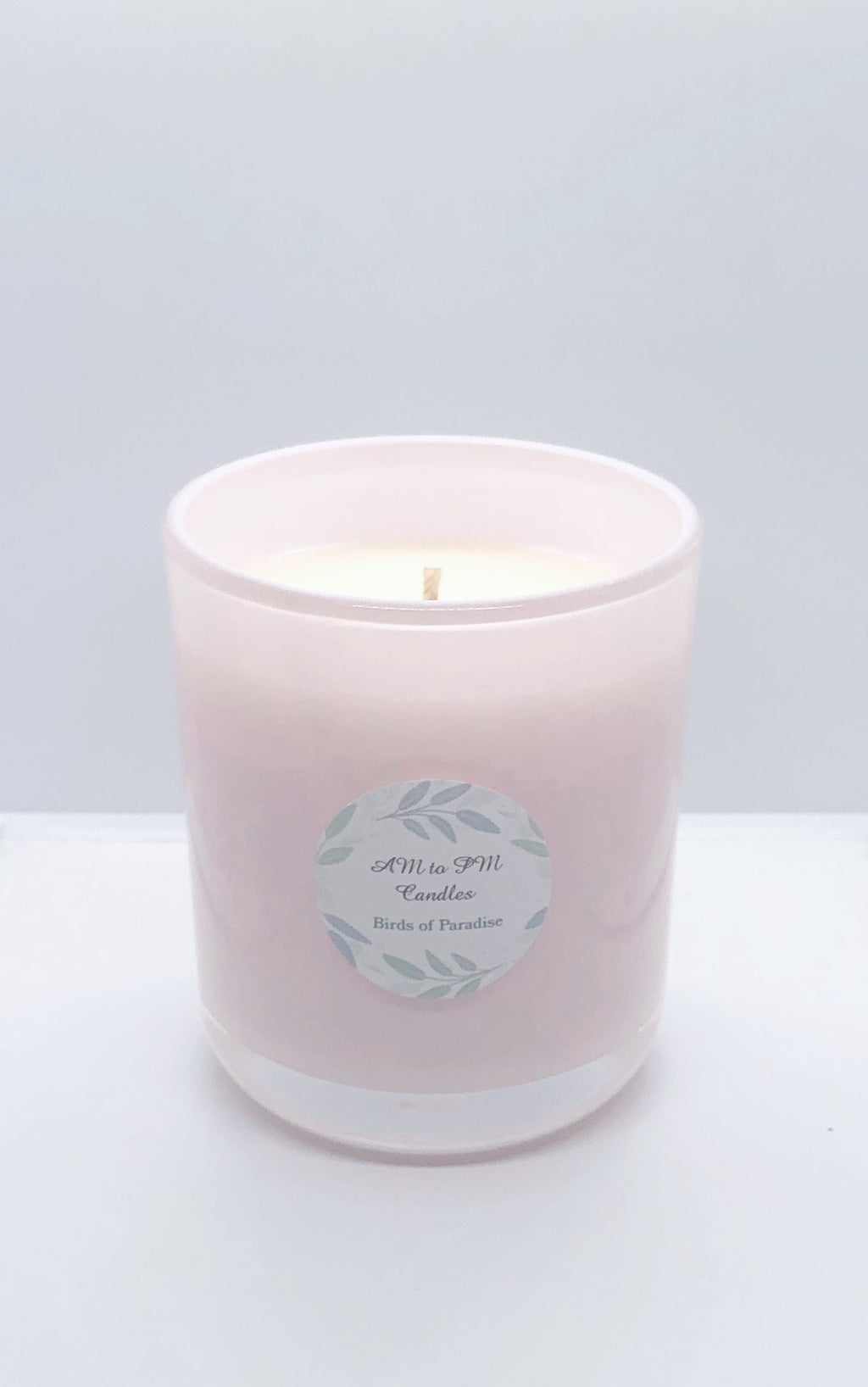 Cambridge Candle Medium- Baby Pink - with  a Light Bamboo Lid